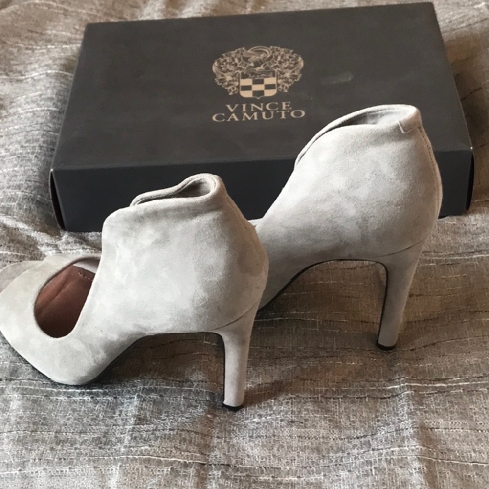 Vince Camuto grey suede heels 8.5